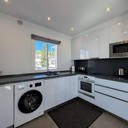 아파트 Modern With Sea View Close To The Center *
