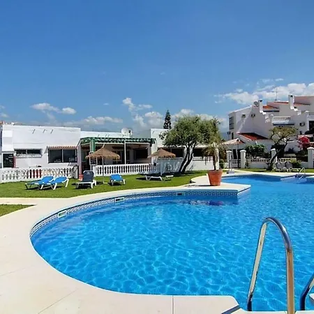 Modern With Sea View Close To The Center 아파트